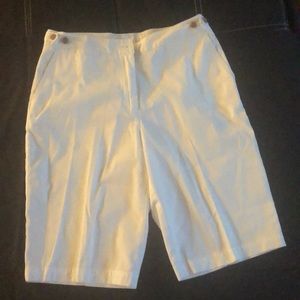 Shorts LANDS’END  white new with no tags